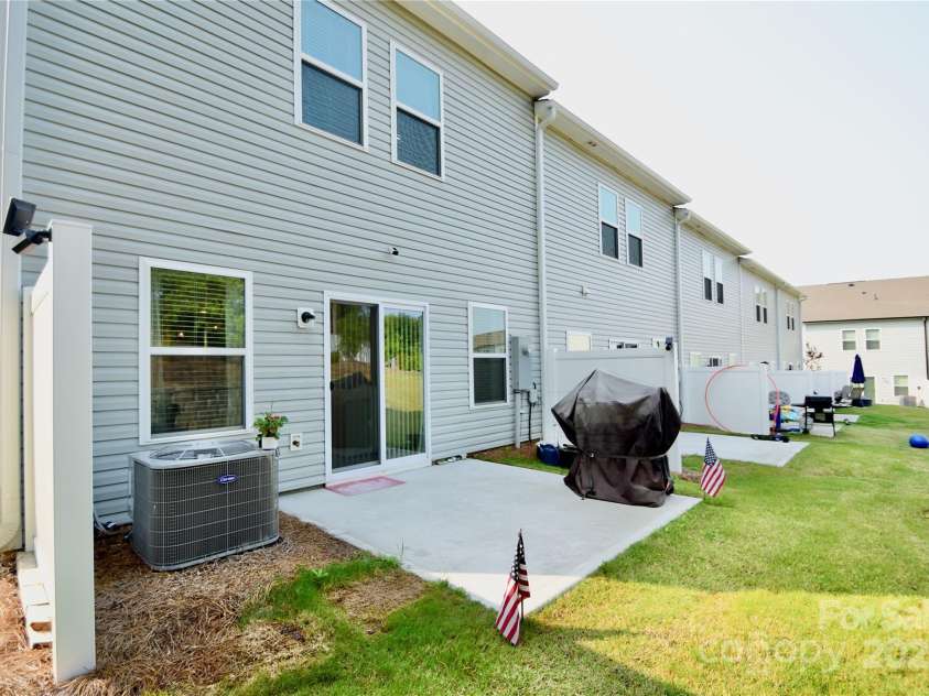 1365 Eagle Claw Drive, Kannapolis, NC 28083.  MLS# CAR4266017, YatesRealty ID 6095. 