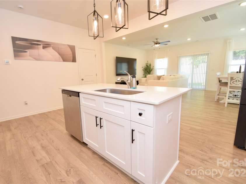 1365 Eagle Claw Drive, Kannapolis, NC 28083.  MLS# CAR4266017, YatesRealty ID 6095. 