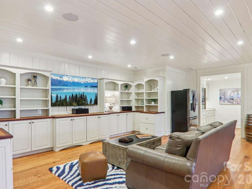 146 Allison Creek Trail, Brevard, NC 28712.  MLS# CAR4323068, YatesRealty ID 6096. 
