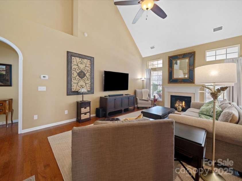 9727 Glenburn Lane, Charlotte, NC 28278.  MLS# CAR4240840, YatesRealty ID 6096. 