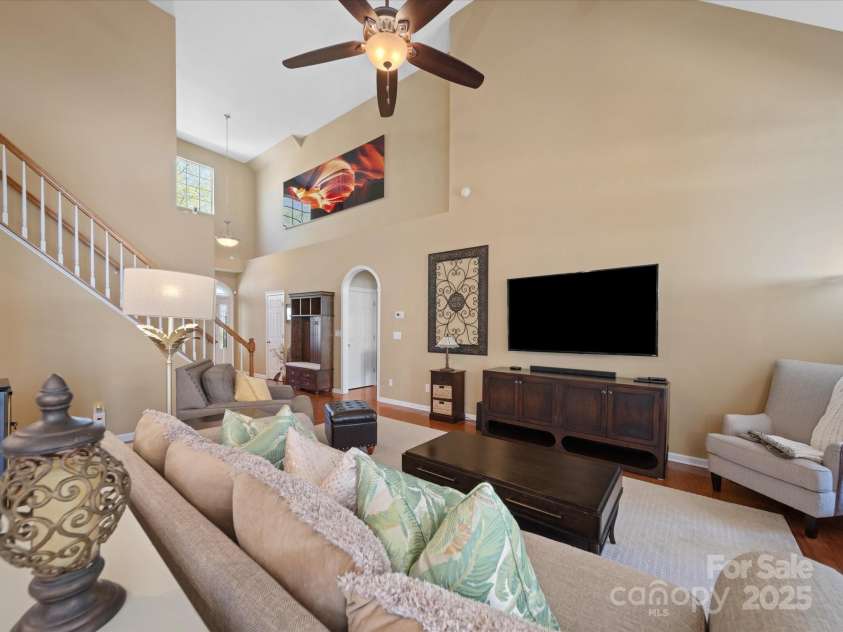 9727 Glenburn Lane, Charlotte, NC 28278.  MLS# CAR4240840, YatesRealty ID 6096. 