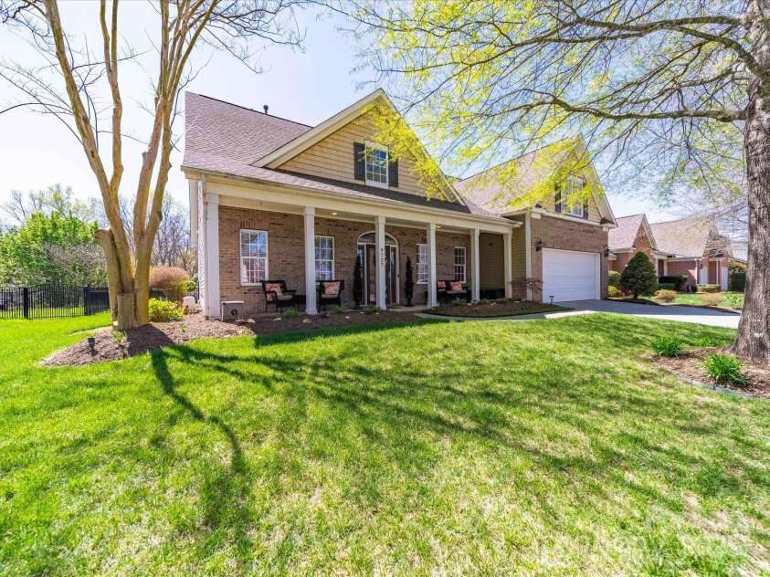 9727 Glenburn Lane, Charlotte, NC 28278.  MLS# CAR4240840, YatesRealty ID 6096. 