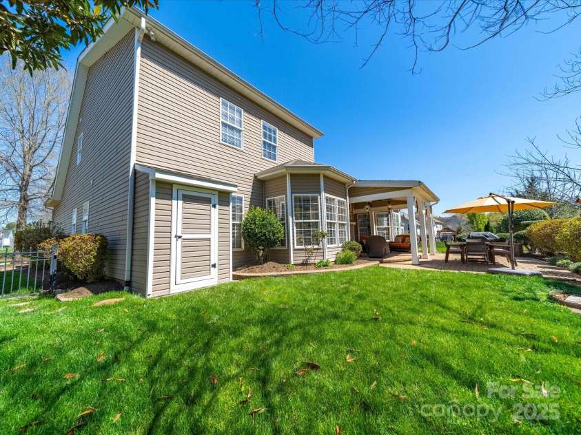 9727 Glenburn Lane, Charlotte, NC 28278.  MLS# CAR4240840, YatesRealty ID 6096. Additional storage added