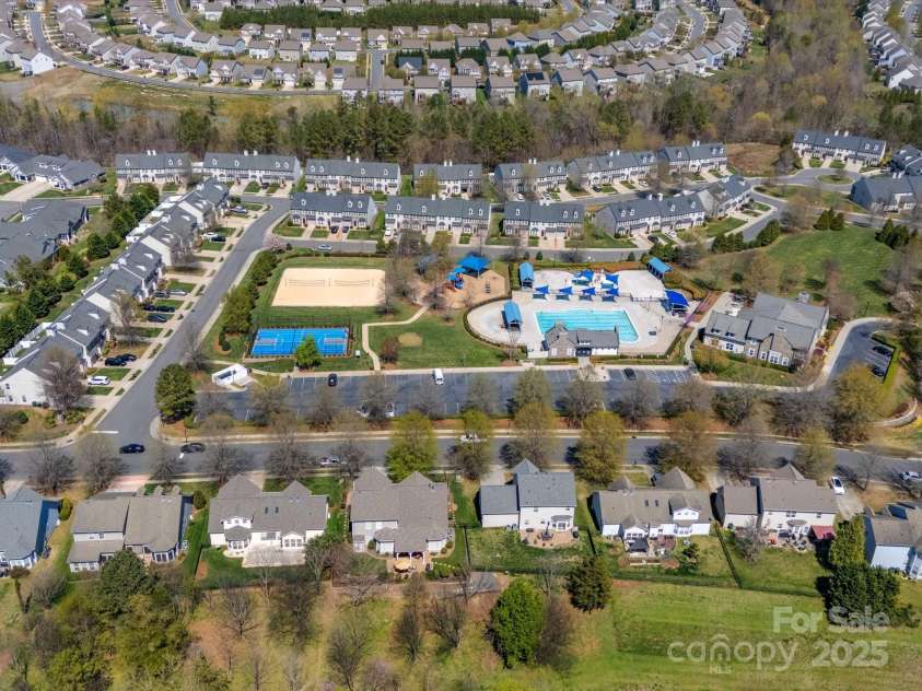 9727 Glenburn Lane, Charlotte, NC 28278.  MLS# CAR4240840, YatesRealty ID 6096. Berewick Community
