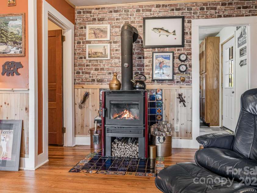 419 Bird Haven Road, Hendersonville, NC 28792.  MLS# CAR4235016, YatesRealty ID 6097. 