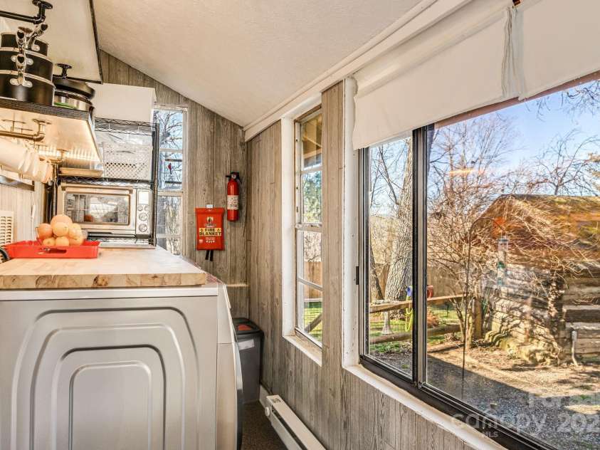 419 Bird Haven Road, Hendersonville, NC 28792.  MLS# CAR4235016, YatesRealty ID 6097. 