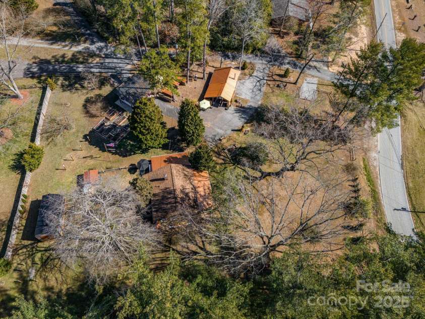 419 Bird Haven Road, Hendersonville, NC 28792.  MLS# CAR4235016, YatesRealty ID 6097. 
