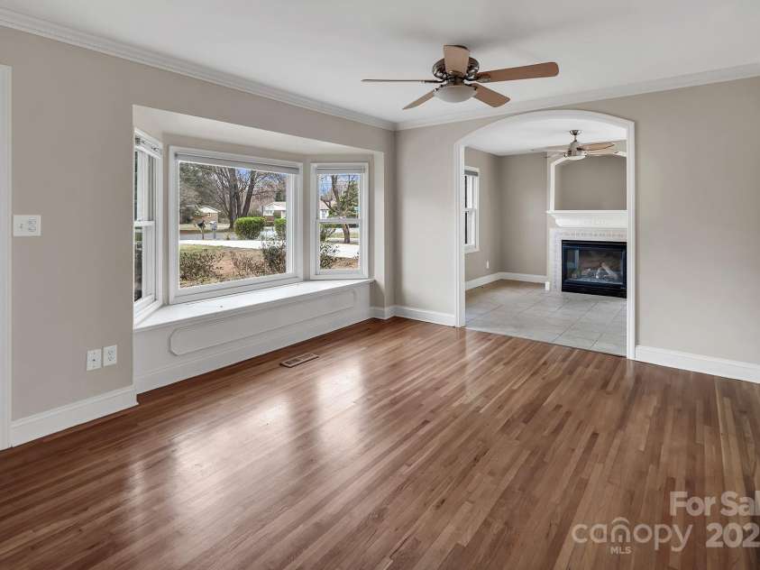 403 Hillcrest Drive, Huntersville, NC 28078.  MLS# CAR4238712, YatesRealty ID 6098. 