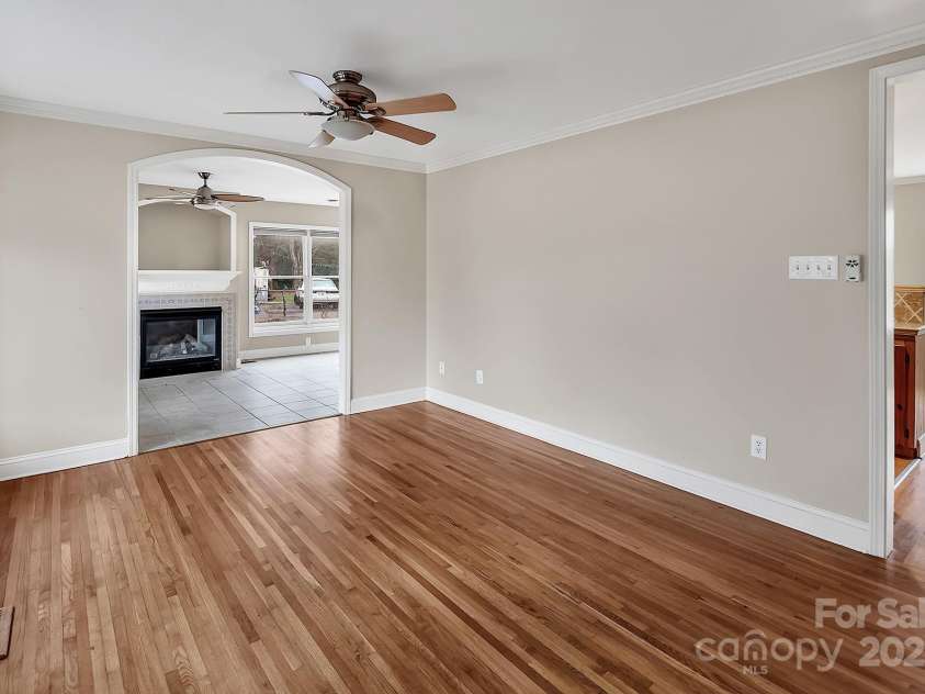 403 Hillcrest Drive, Huntersville, NC 28078.  MLS# CAR4238712, YatesRealty ID 6098. 