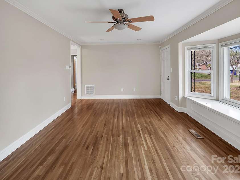 403 Hillcrest Drive, Huntersville, NC 28078.  MLS# CAR4238712, YatesRealty ID 6098. 