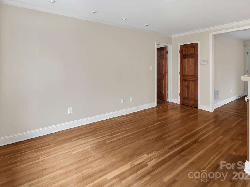 403 Hillcrest Drive, Huntersville, NC 28078.  MLS# CAR4238712, YatesRealty ID 6098. 