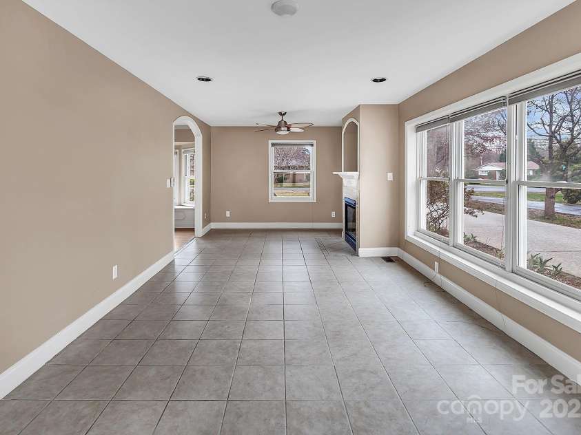 403 Hillcrest Drive, Huntersville, NC 28078.  MLS# CAR4238712, YatesRealty ID 6098. 