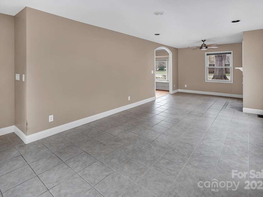 403 Hillcrest Drive, Huntersville, NC 28078.  MLS# CAR4238712, YatesRealty ID 6098. 