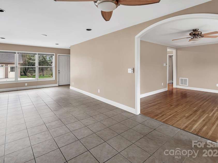 403 Hillcrest Drive, Huntersville, NC 28078.  MLS# CAR4238712, YatesRealty ID 6098. 