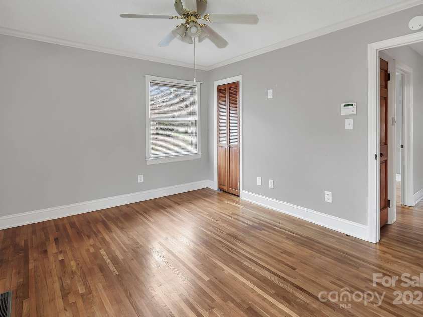 403 Hillcrest Drive, Huntersville, NC 28078.  MLS# CAR4238712, YatesRealty ID 6098. 