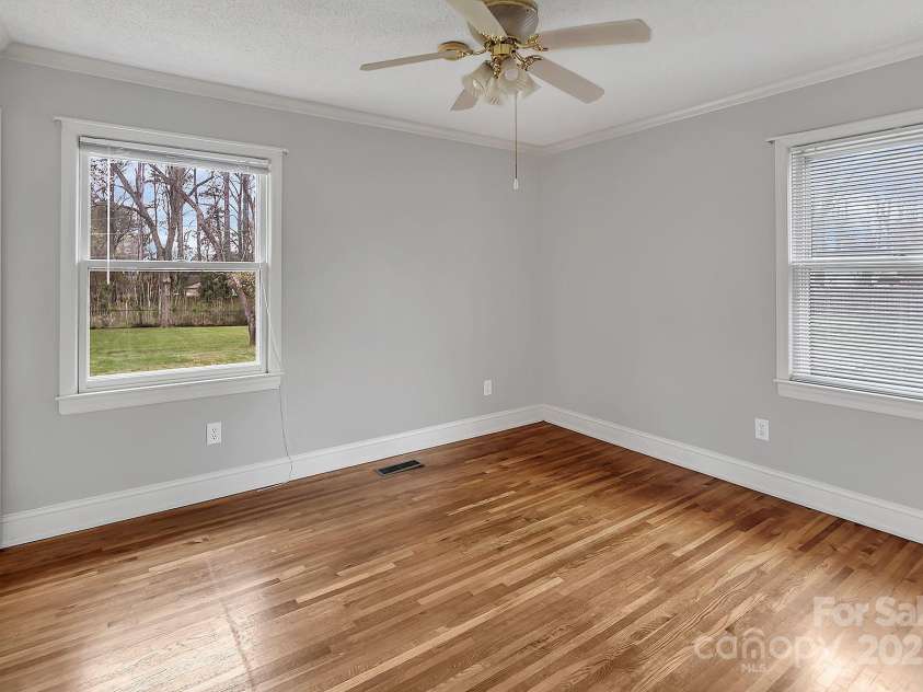 403 Hillcrest Drive, Huntersville, NC 28078.  MLS# CAR4238712, YatesRealty ID 6098. 
