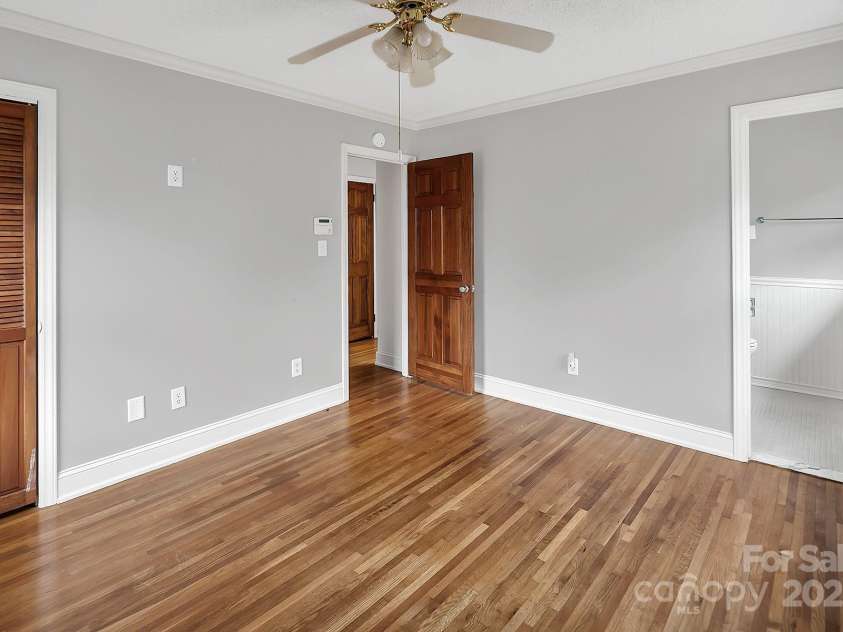 403 Hillcrest Drive, Huntersville, NC 28078.  MLS# CAR4238712, YatesRealty ID 6098. 