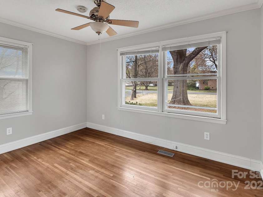 403 Hillcrest Drive, Huntersville, NC 28078.  MLS# CAR4238712, YatesRealty ID 6098. 