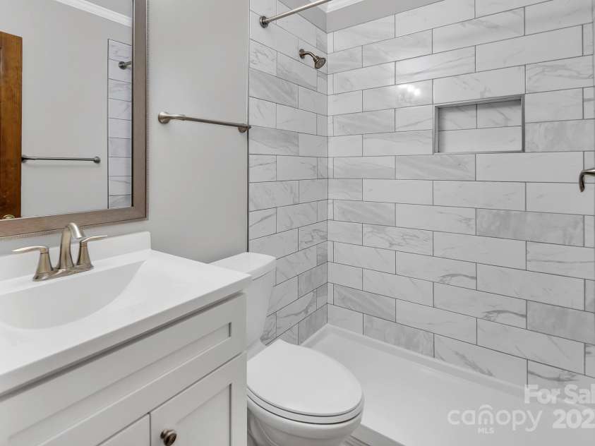 403 Hillcrest Drive, Huntersville, NC 28078.  MLS# CAR4238712, YatesRealty ID 6098. 