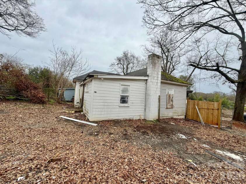 624 Center Street, Spartanburg, SC 29301.  MLS# CAR4357088, YatesRealty ID 6098. 
