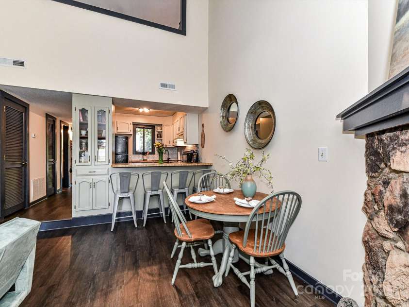 100 Willow Run Drive, Gastonia, NC 28056.  MLS# CAR4257346, YatesRealty ID 6099. 