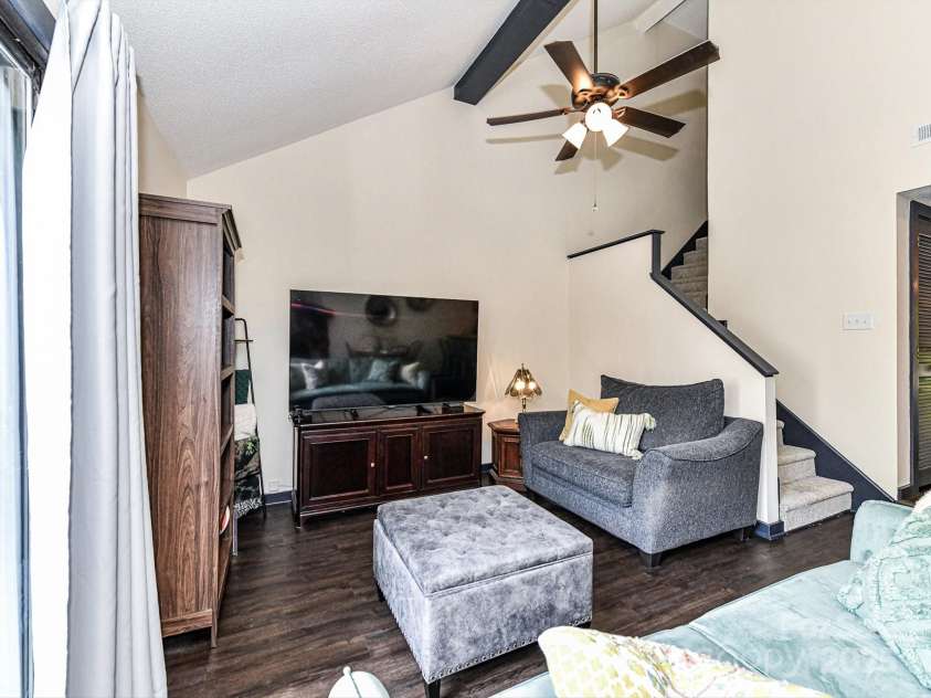100 Willow Run Drive, Gastonia, NC 28056.  MLS# CAR4257346, YatesRealty ID 6099. 
