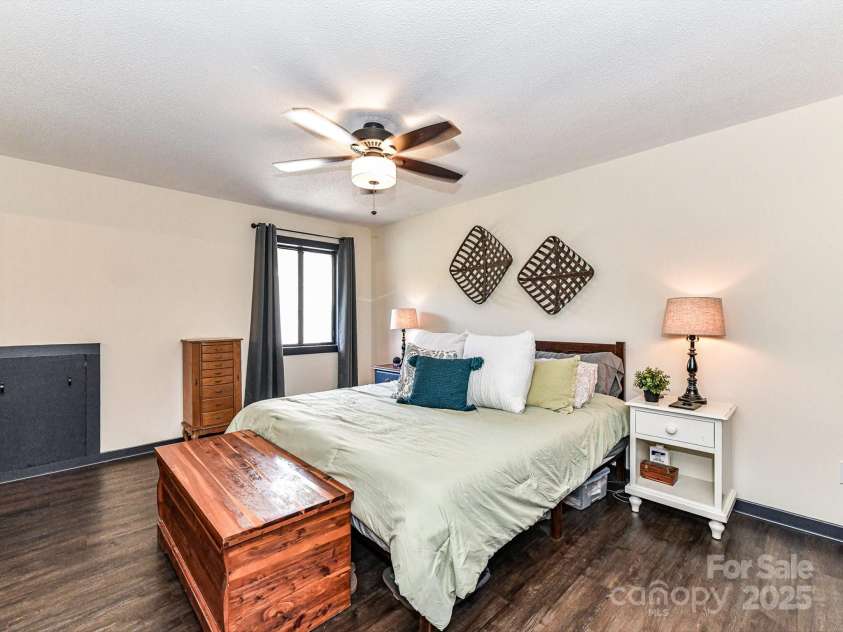 100 Willow Run Drive, Gastonia, NC 28056.  MLS# CAR4257346, YatesRealty ID 6099. 