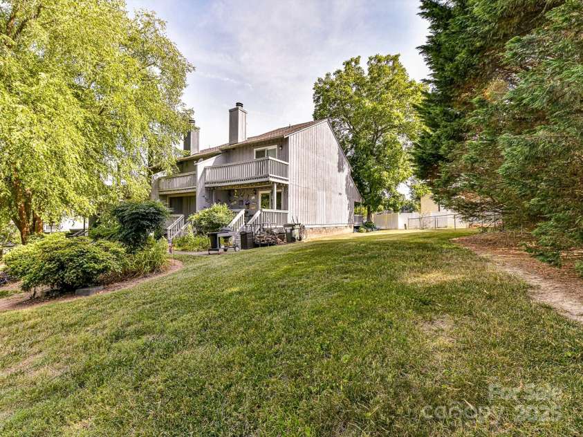 100 Willow Run Drive, Gastonia, NC 28056.  MLS# CAR4257346, YatesRealty ID 6099. 
