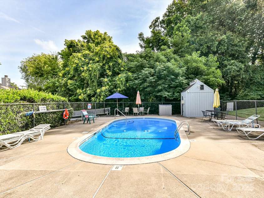 100 Willow Run Drive, Gastonia, NC 28056.  MLS# CAR4257346, YatesRealty ID 6099. 