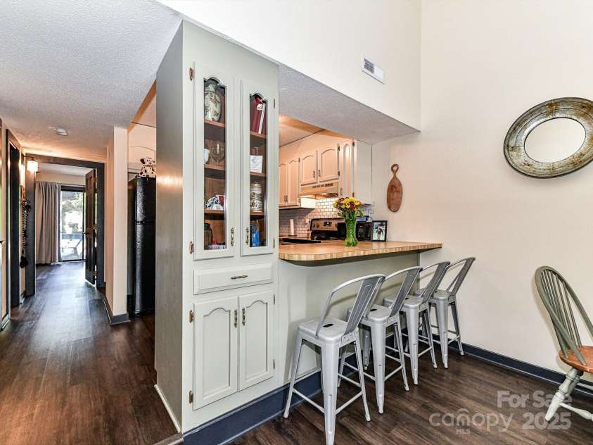 100 Willow Run Drive, Gastonia, NC 28056.  MLS# CAR4257346, YatesRealty ID 6099. 