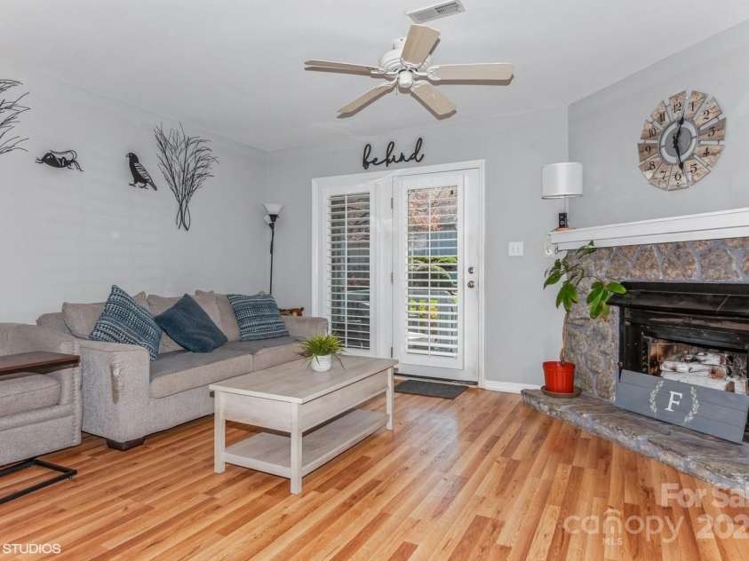 100 Willow Run Drive, Gastonia, NC 28056.  MLS# CAR4311176, YatesRealty ID 6099. 