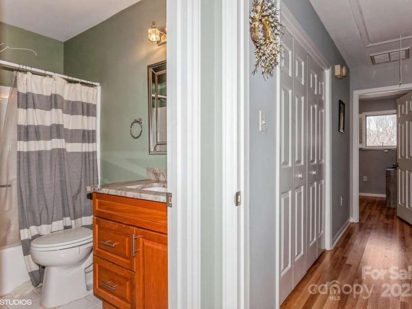 100 Willow Run Drive, Gastonia, NC 28056.  MLS# CAR4311176, YatesRealty ID 6099. 