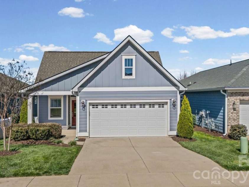 5197 Looking Glass Trail, Denver, NC 28037.  MLS# CAR4358338, YatesRealty ID 6099. 
