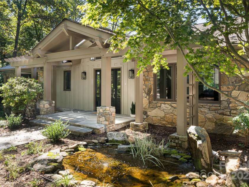 5 Holly Hill Road, Asheville, NC 28803.  MLS# CAR4295070, YatesRealty ID 61. 