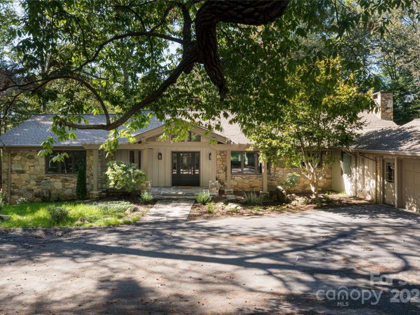 5 Holly Hill Road, Asheville, NC 28803.  MLS# CAR4295070, YatesRealty ID 61. 