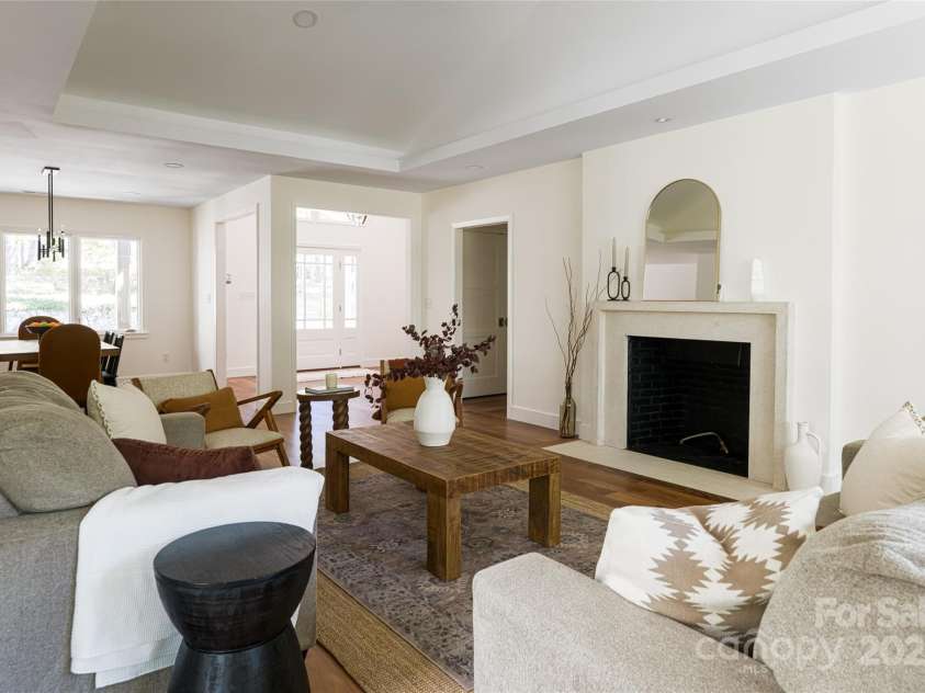 5 Holly Hill Road, Asheville, NC 28803.  MLS# CAR4295070, YatesRealty ID 61. 