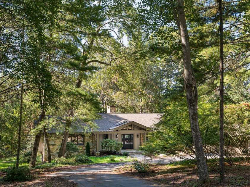 5 Holly Hill Road, Asheville, NC 28803.  MLS# CAR4295070, YatesRealty ID 61. 