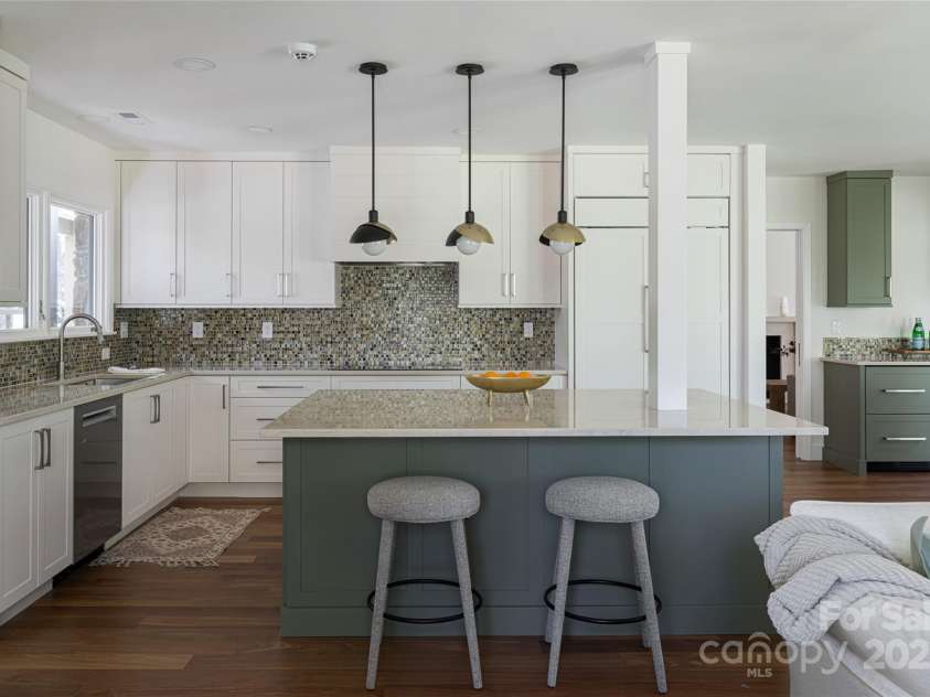 5 Holly Hill Road, Asheville, NC 28803.  MLS# CAR4295070, YatesRealty ID 61. Kitchen