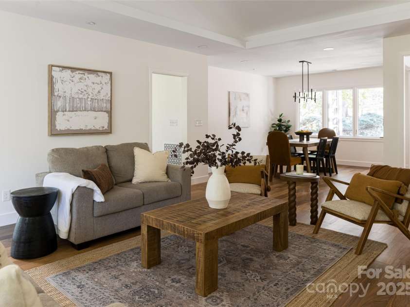 5 Holly Hill Road, Asheville, NC 28803.  MLS# CAR4295070, YatesRealty ID 61. Living Room