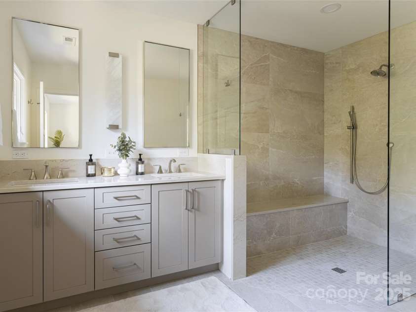 5 Holly Hill Road, Asheville, NC 28803.  MLS# CAR4295070, YatesRealty ID 61. Primary Bathroom