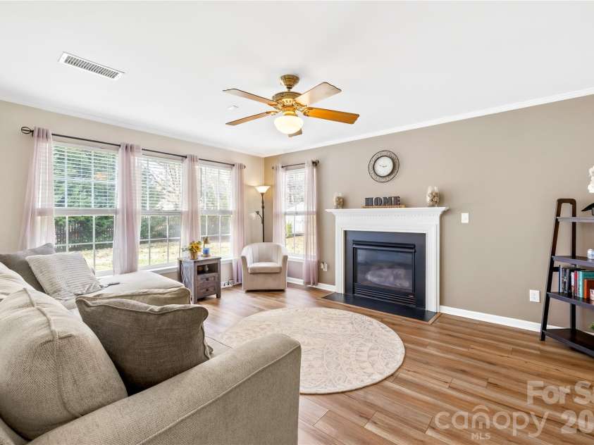 109 Plainview Court, Mooresville, NC 28115.  MLS# CAR4338058, YatesRealty ID 6100. 