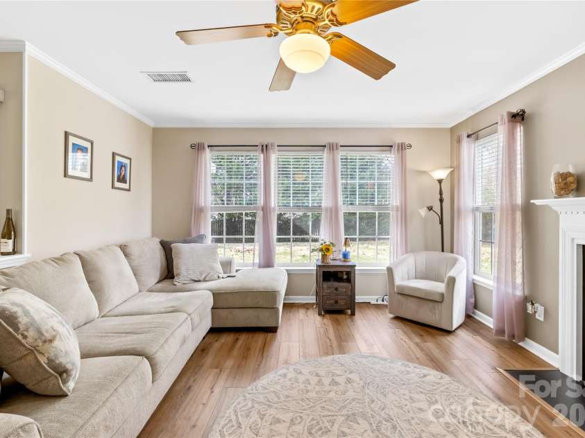 109 Plainview Court, Mooresville, NC 28115.  MLS# CAR4338058, YatesRealty ID 6100. 