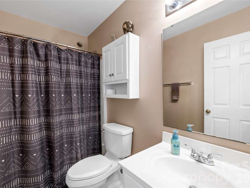 109 Plainview Court, Mooresville, NC 28115.  MLS# CAR4338058, YatesRealty ID 6100. 