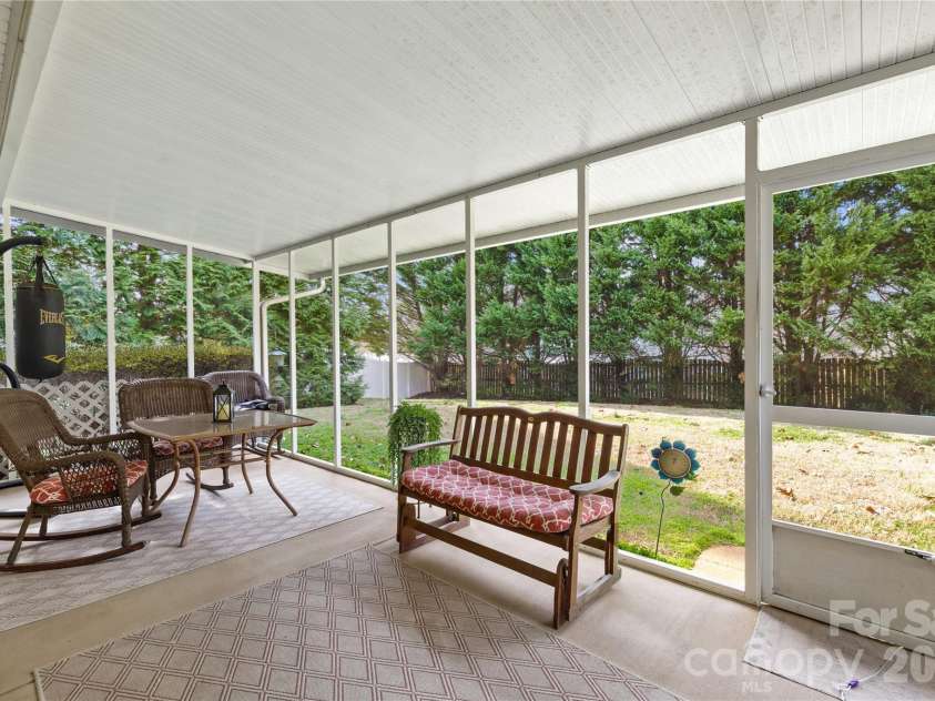 109 Plainview Court, Mooresville, NC 28115.  MLS# CAR4338058, YatesRealty ID 6100. 
