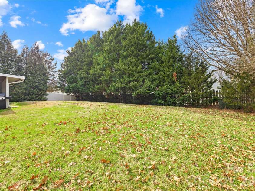 109 Plainview Court, Mooresville, NC 28115.  MLS# CAR4338058, YatesRealty ID 6100. 