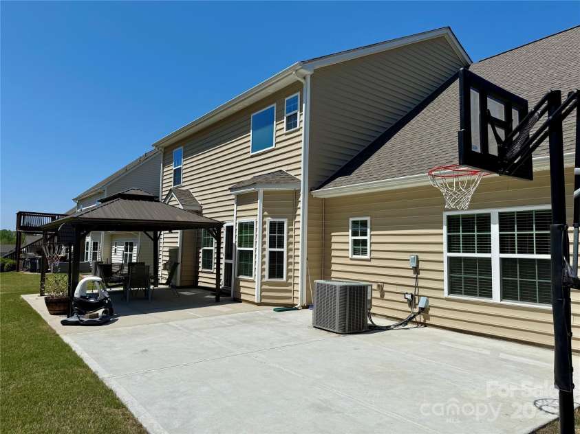 9895 Travertine Trail, Davidson, NC 28036.  MLS# CAR4237380, YatesRealty ID 6100. 