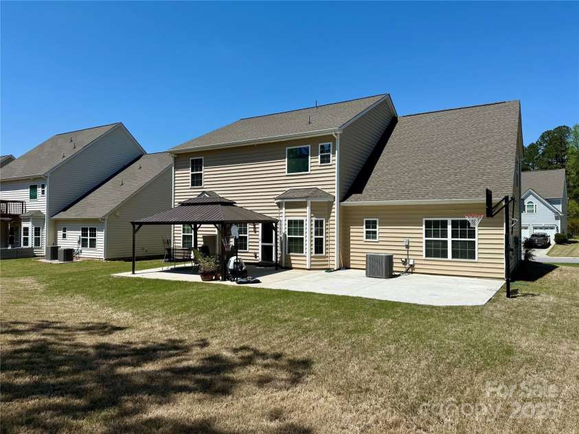 9895 Travertine Trail, Davidson, NC 28036.  MLS# CAR4237380, YatesRealty ID 6100. 
