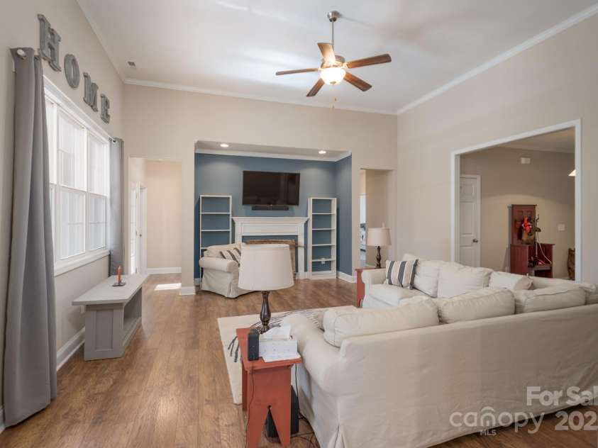 1361 Colwick Lane, Rock Hill, SC 29732.  MLS# CAR4217276, YatesRealty ID 6101. Family Room