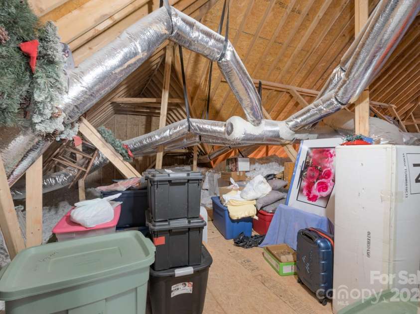 1361 Colwick Lane, Rock Hill, SC 29732.  MLS# CAR4217276, YatesRealty ID 6101. Walk-in storage