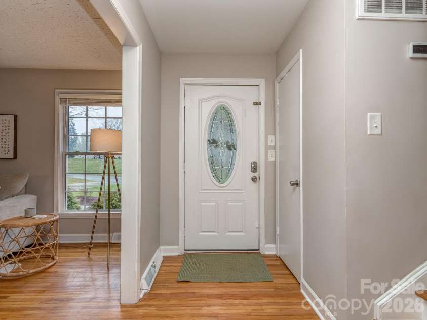6624 Sunview Drive, Charlotte, NC 28210.  MLS# CAR4348942, YatesRealty ID 6101. 